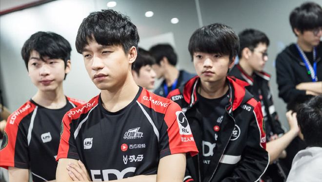 九游-包含TheShy爆冷击败曼联，高光表现引爆全场！的词条